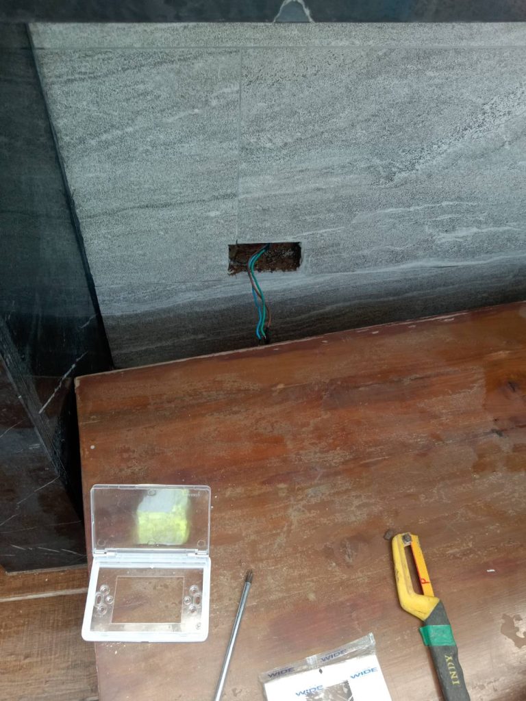 เตรียมติดตั้งปลั๊กไฟ