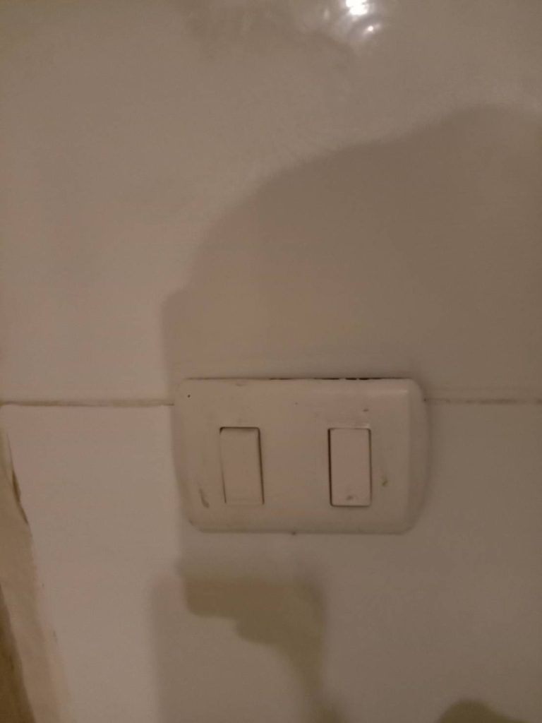 ติดตั้งสวิตซ์ไฟ