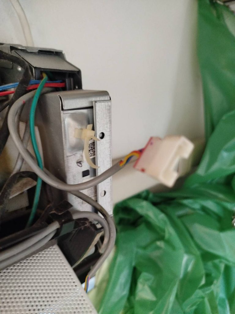 จุดต่อสายไฟในเครื่องปรับอากาศ