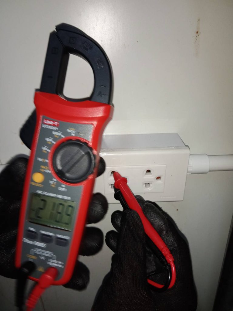 เช็กปลั๊กไฟ