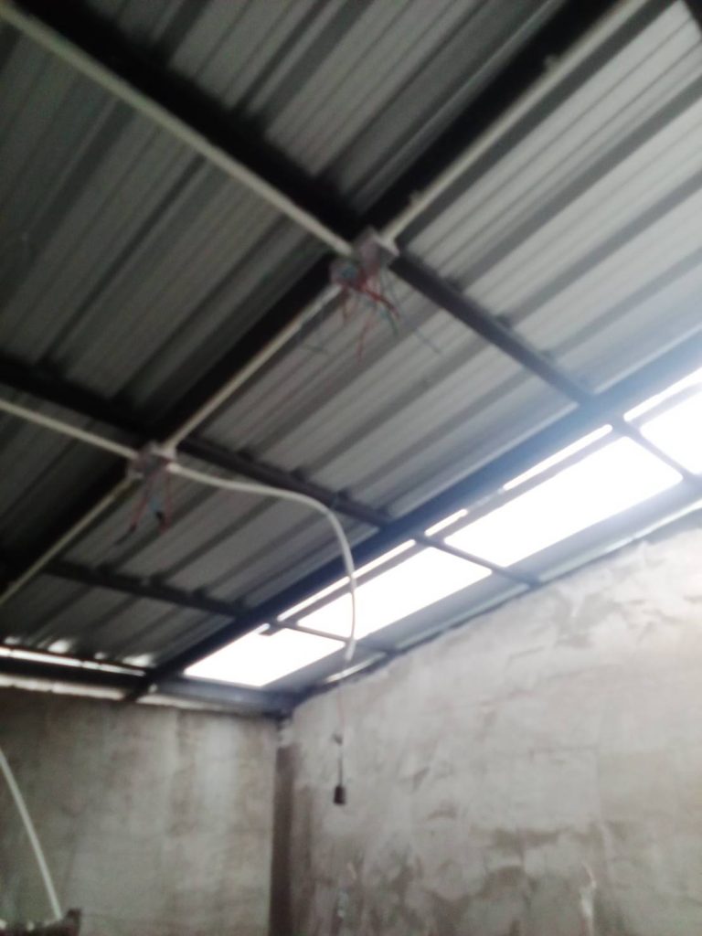 แนวท่อสายไฟและกล่องพักสายไฟ