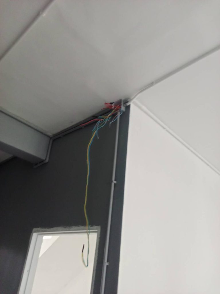 แนวท่อและกล่องพักสาย