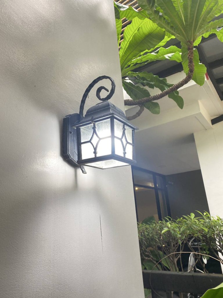 โคมไฟติดผนัง