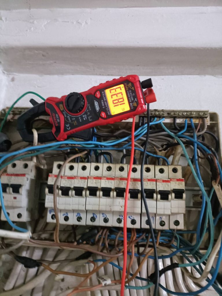 วัดไฟตู้คอนซูมเมอร์