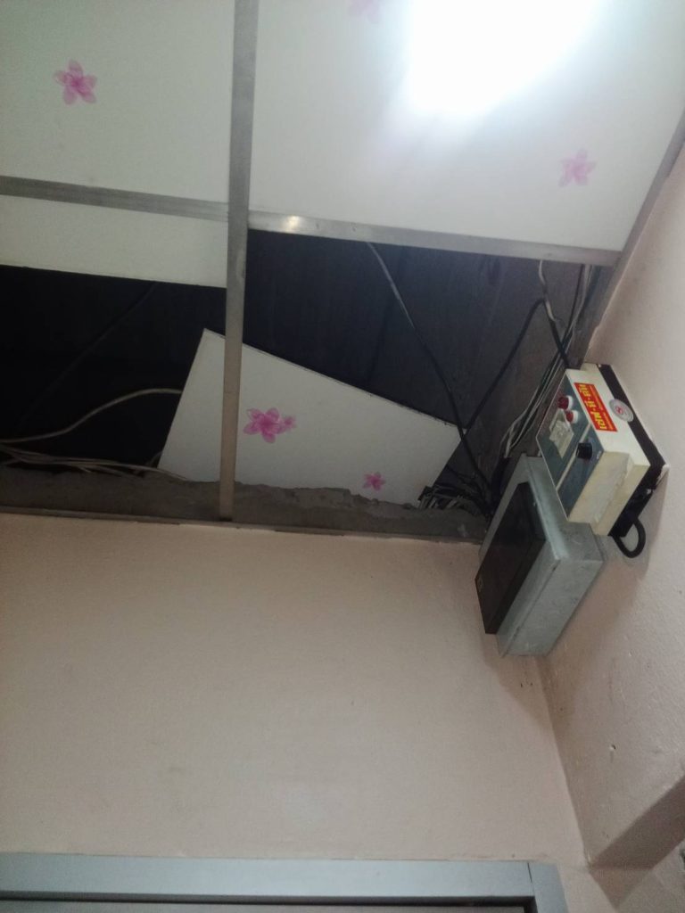 เปิดฝ้าเช็กสายไฟ