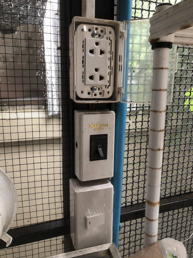 แผงควบคุมไฟฟ้า