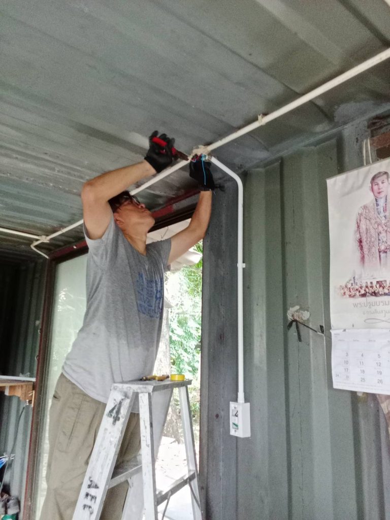 เดินท่อร้อยสาย