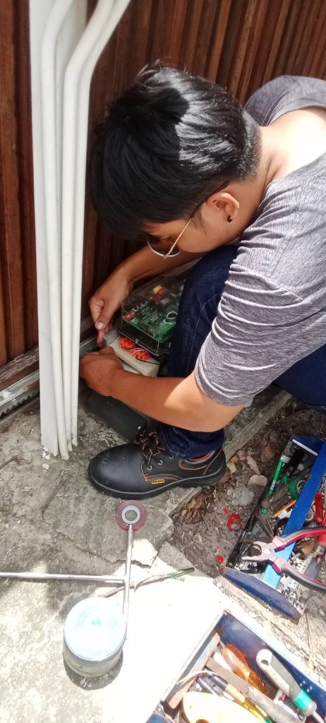 ติดตั้งมอเตอร์ประตูรีโมท