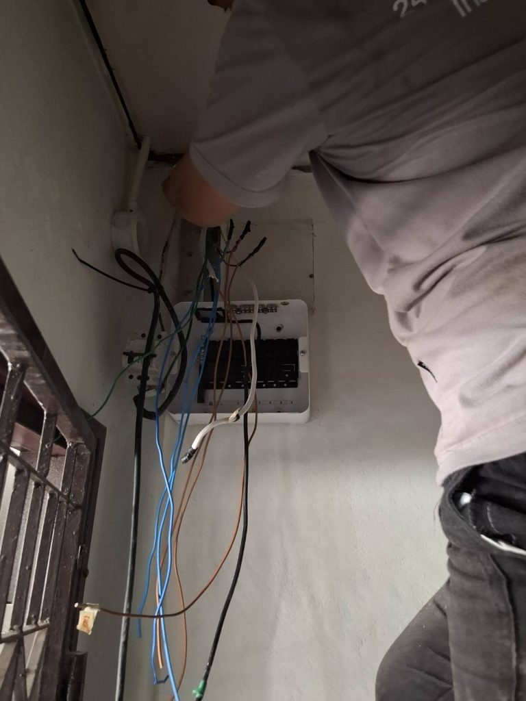 ติดตั้งตู้คอนซูมเมอร์