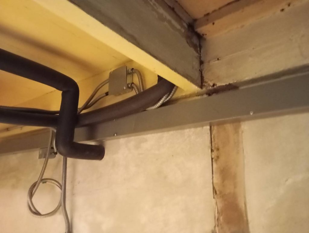 รางสายไฟ