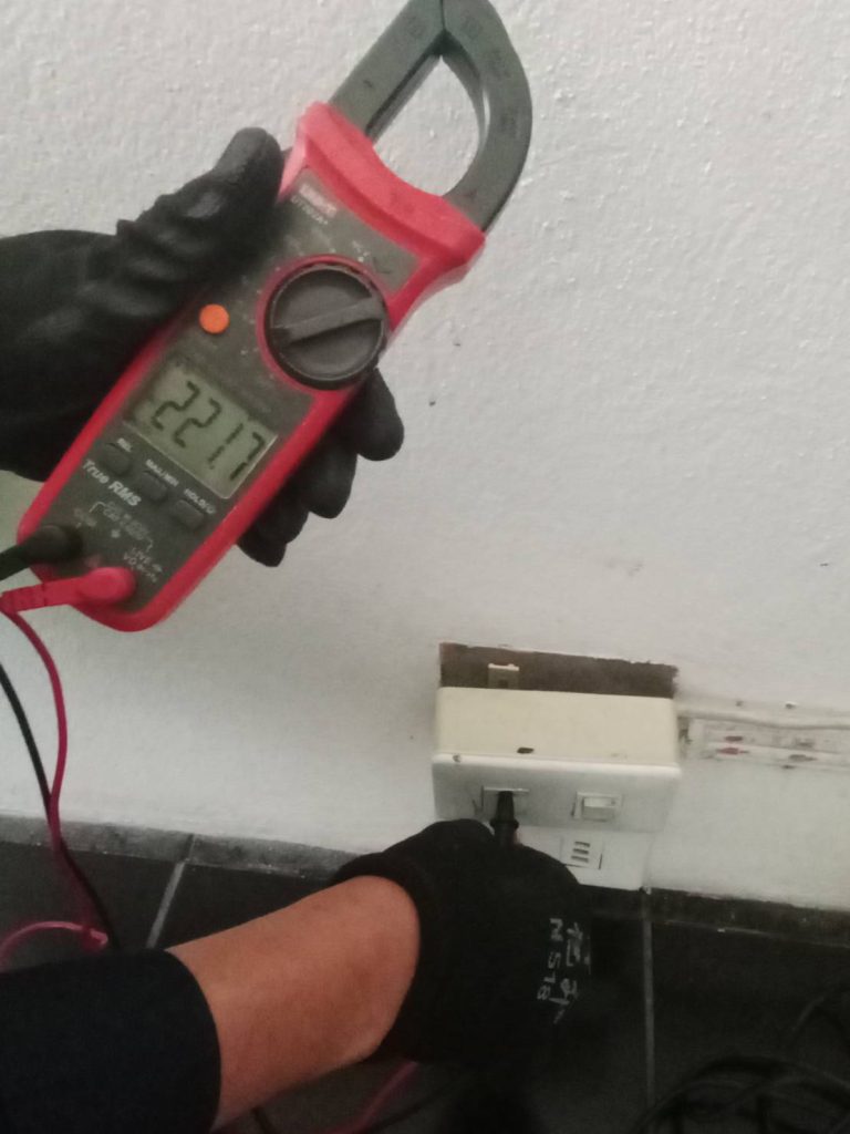 ตรวจเช็กปลั๊ก