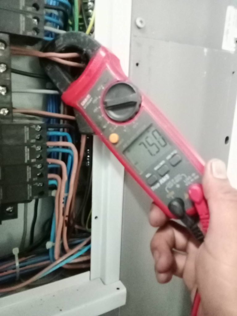 วัดไฟตู้โหลดเซ็นเตอร์