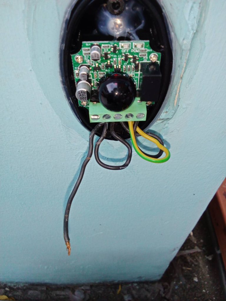 เซ็นเซอร์กันหนีบ