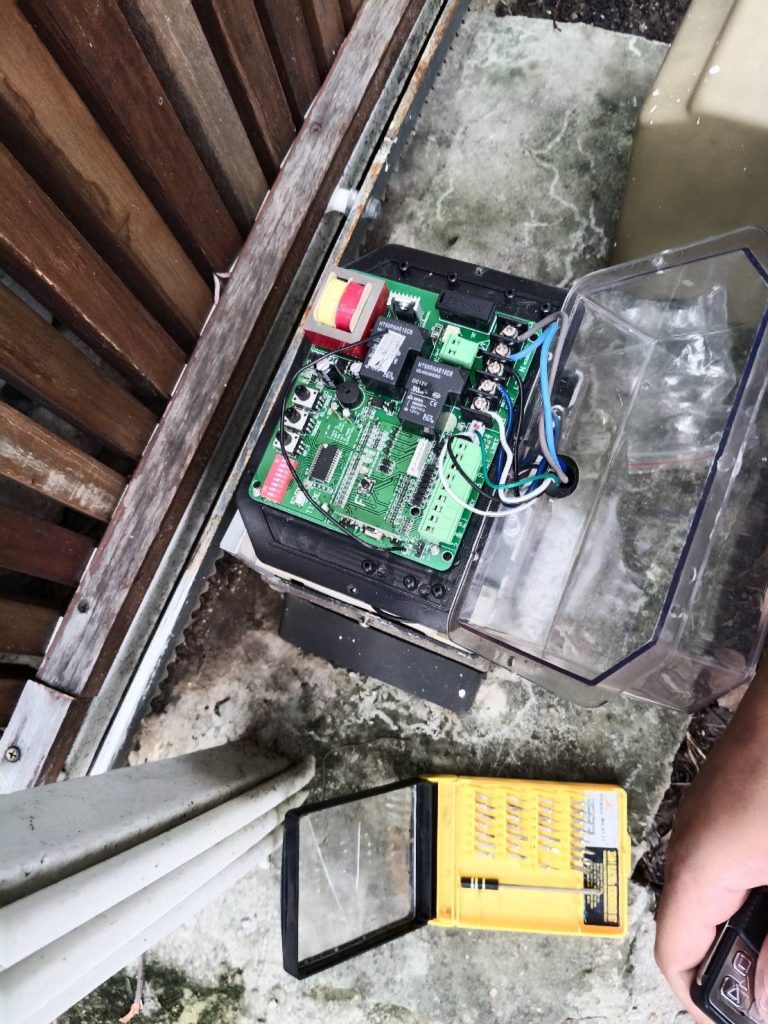 ติดตั้งมอเตอร์ประตูรีโมท