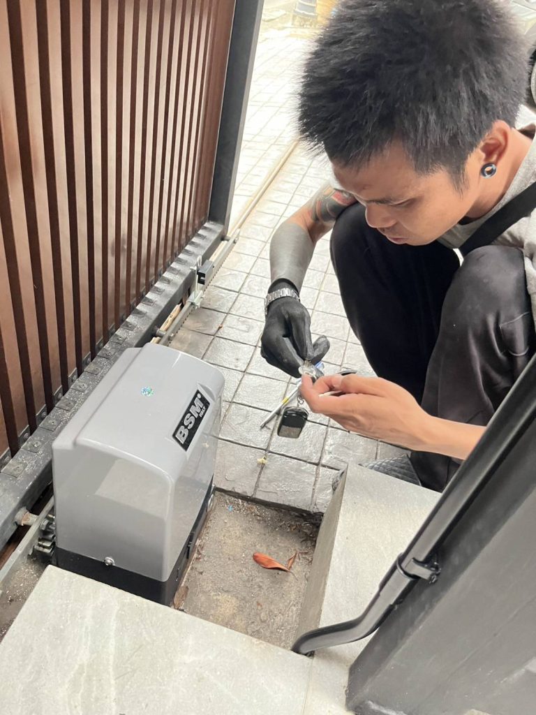 ตรวจเช็กมอเตอร์ประตูรีโมท