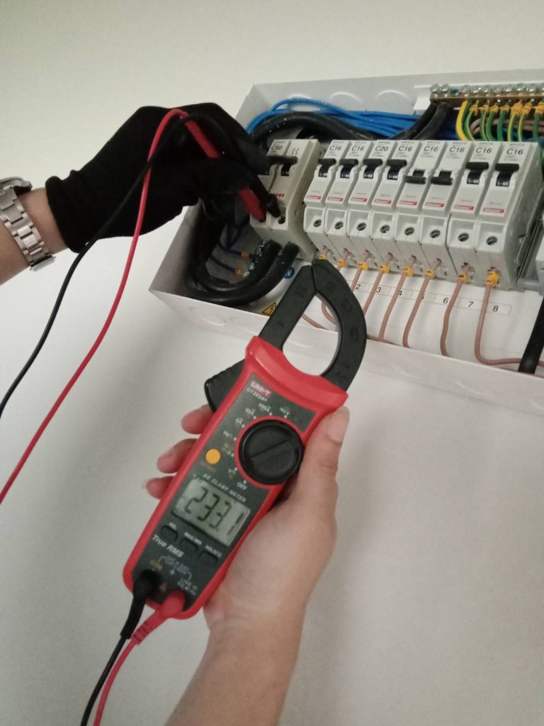 วัดไฟตู้คอนซูมเมอร์