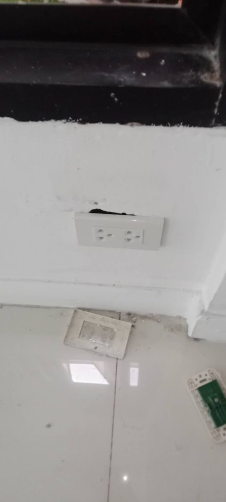 งานติดตั้งปลั๊กไฟ