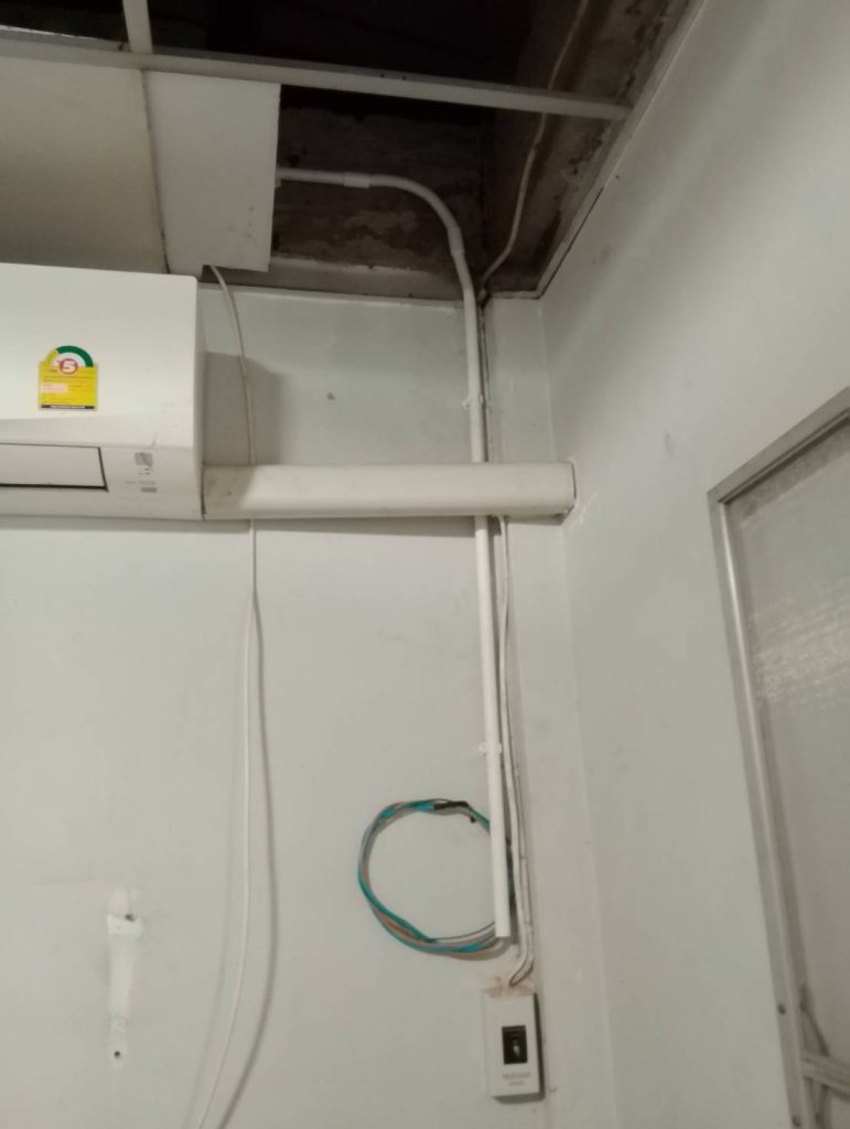 เดินท่อร้อยสายไฟติดตั้งปลั๊ก