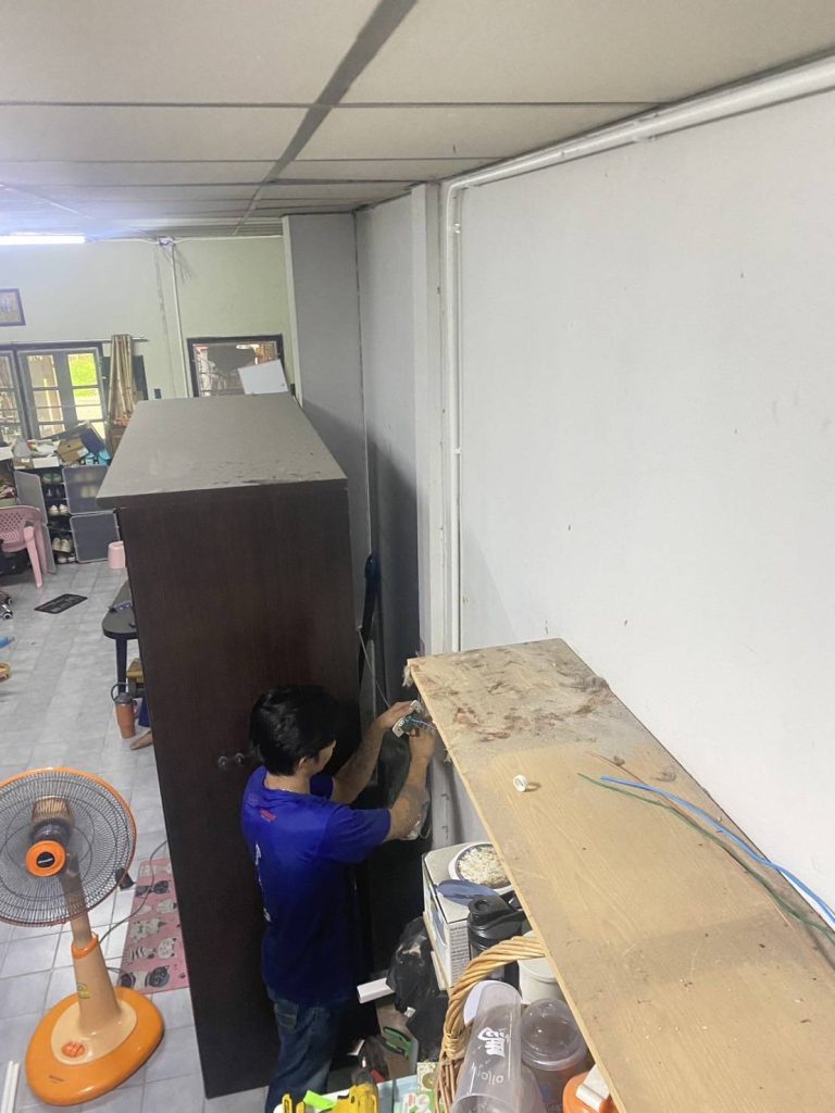 ติดตั้งปลั๊กไฟ