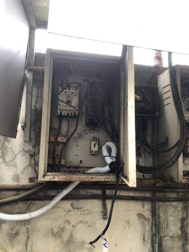 ตู้ไฟมีรอยไหม้