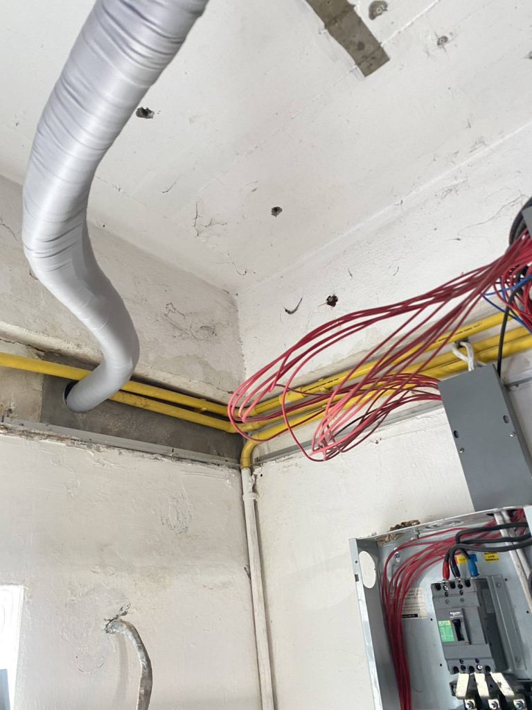 สายไฟเข้าตู้โหลด