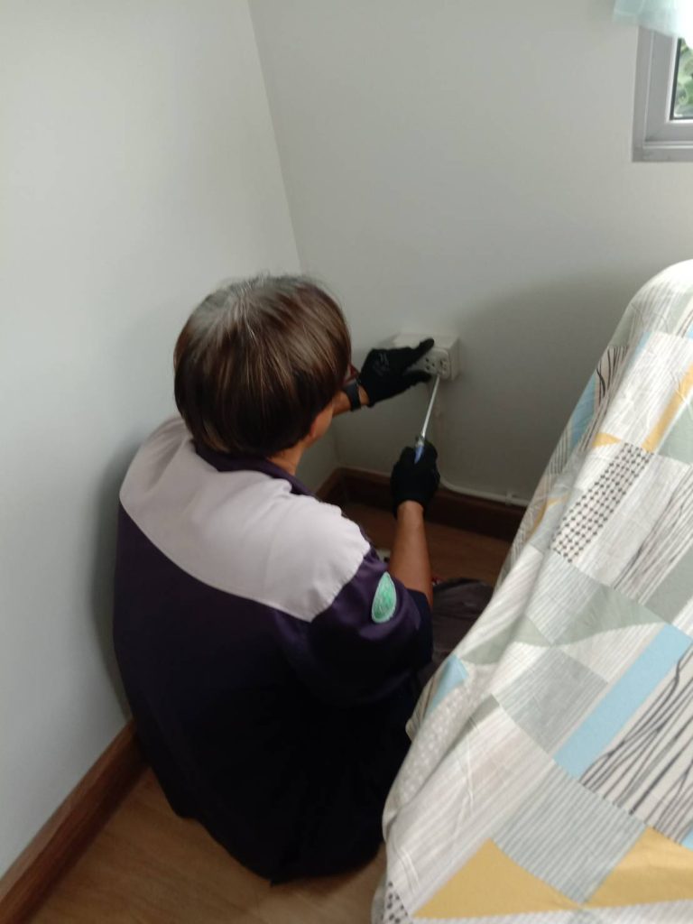 ติดตั้งปลั๊กไฟ