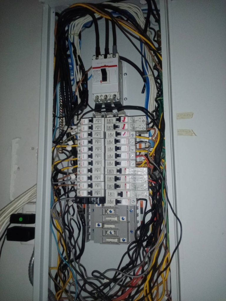 ตู้โหลดเซ็นเตอร์(Load Center)