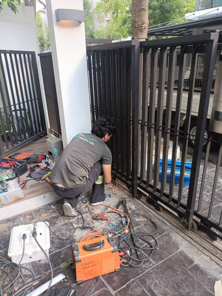 งานติดตั้งมอเตอร์ประตูรีโมท