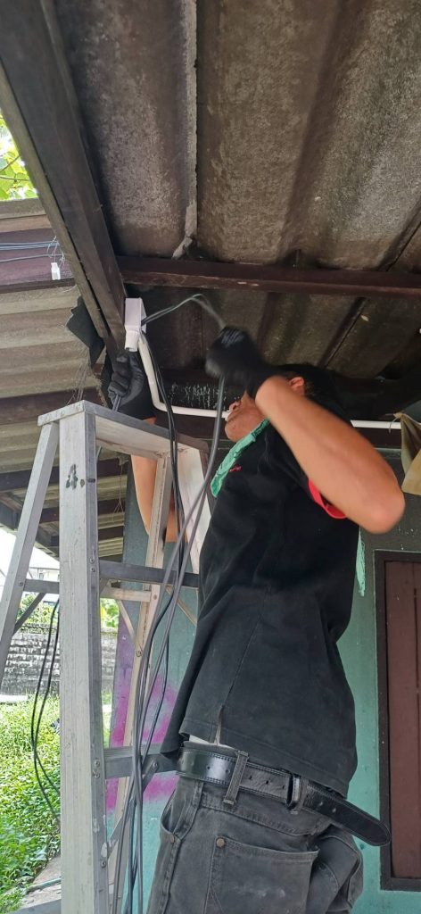 เดินท่อร้อยสายไฟ