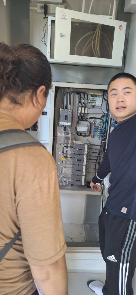 ตรวจเช็กตู้เมน