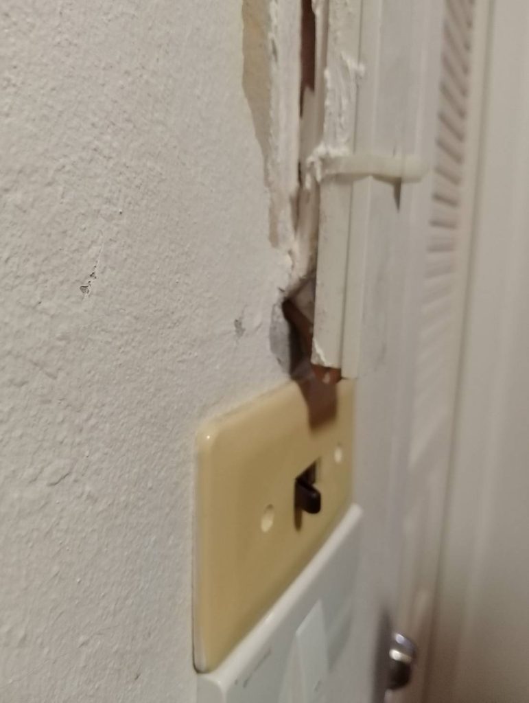 เบรกเกอร์