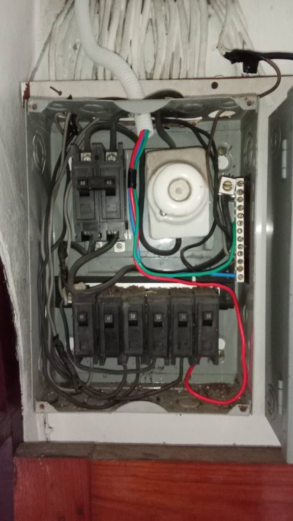 ตู้คอนซูมเมอร์