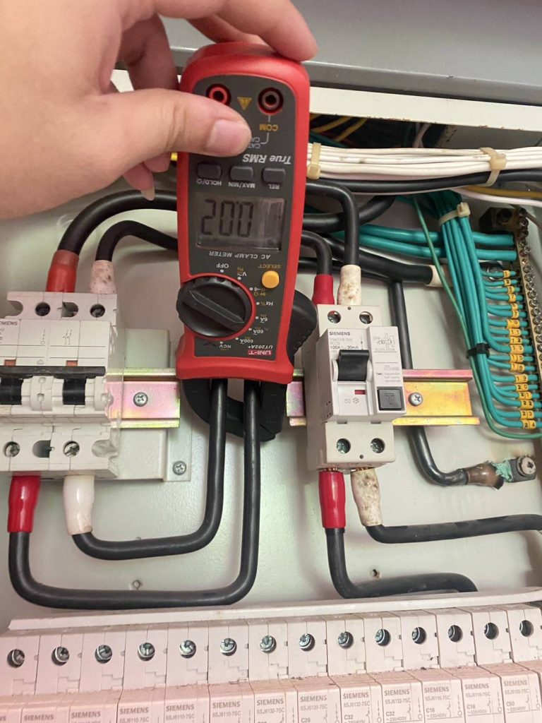 วัดไฟเมนเบรกเกอร์