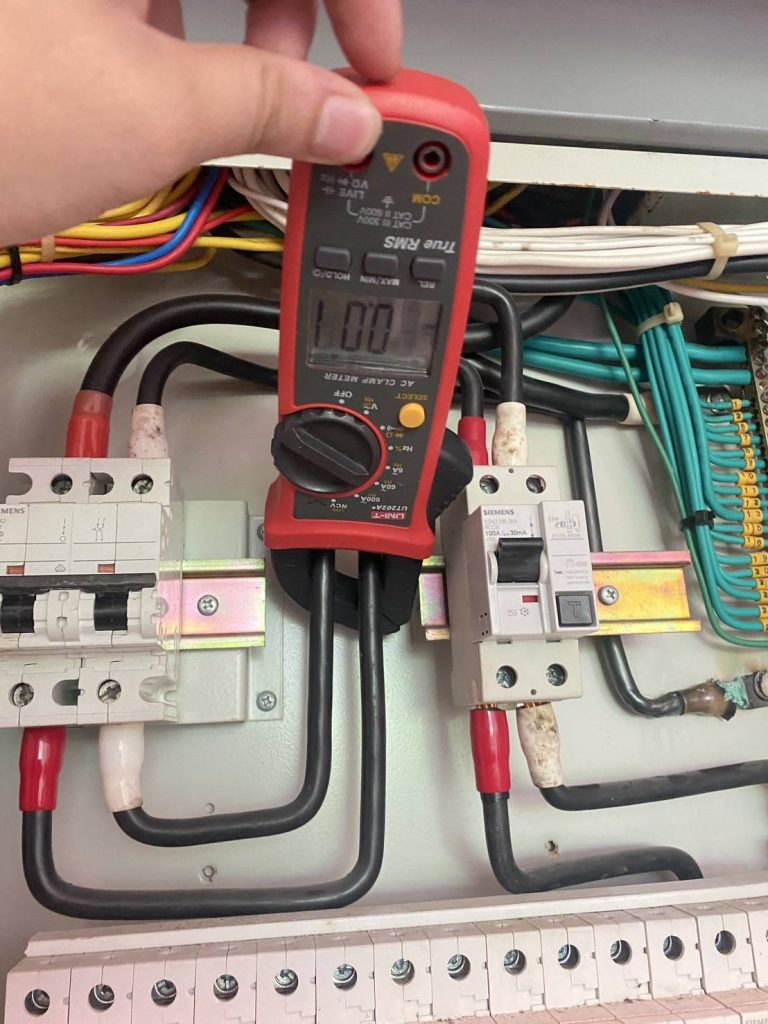 วัดไฟเมนเบรกเกอร์