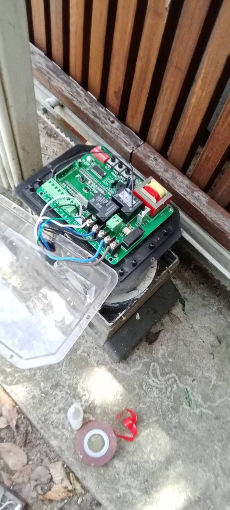 ติดตั้งมอเตอร์ประตูรีโมท