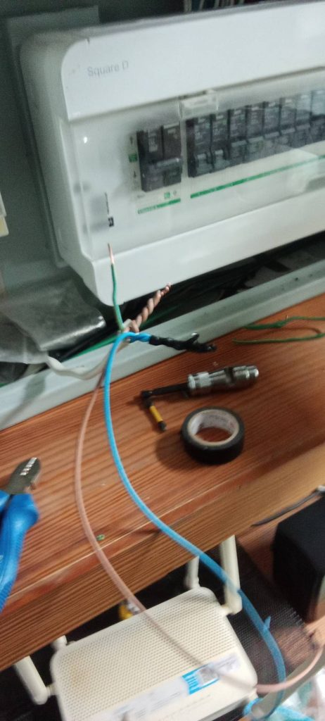 เช็ดเมนเบรกเกอร์