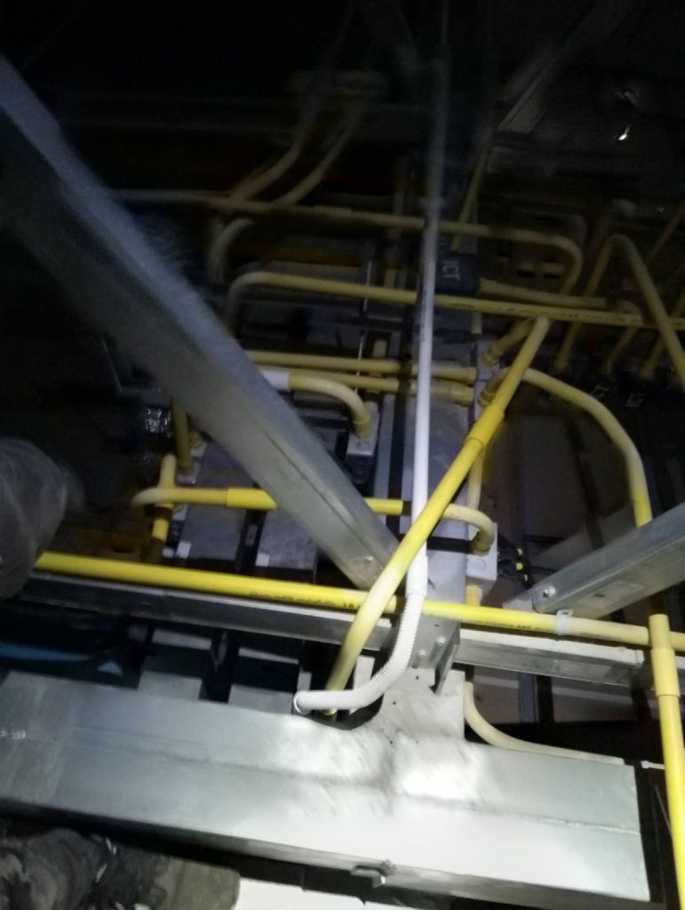 เดินท่อร้อยสาย