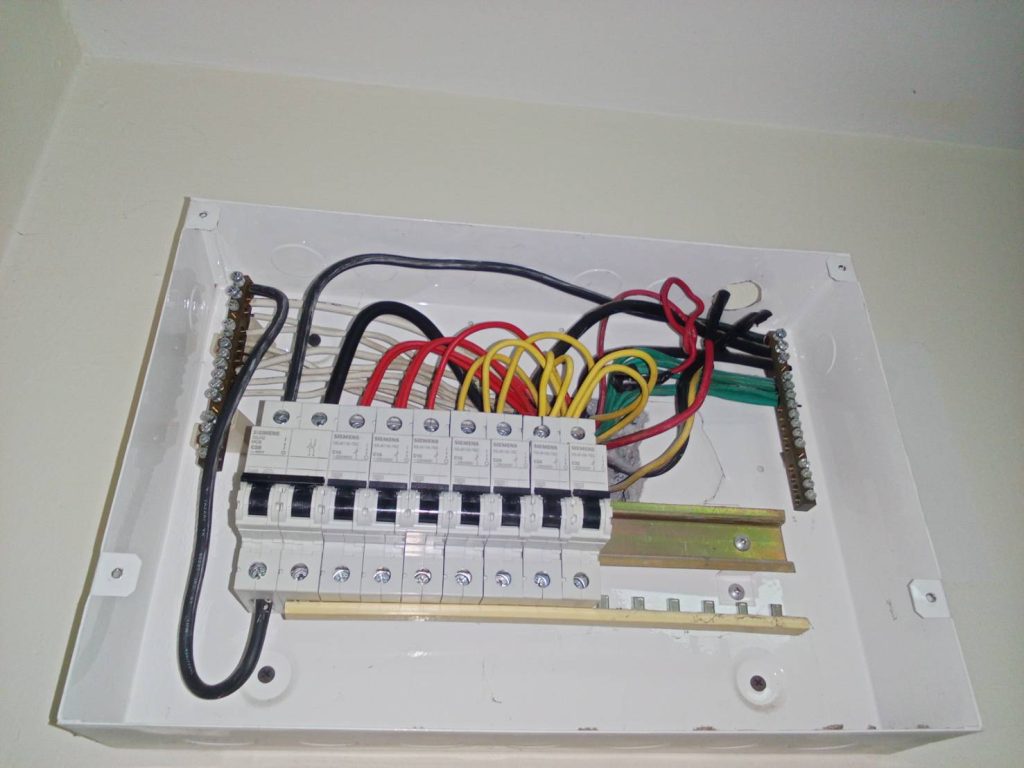 ตู้คอนซูมเมอร์