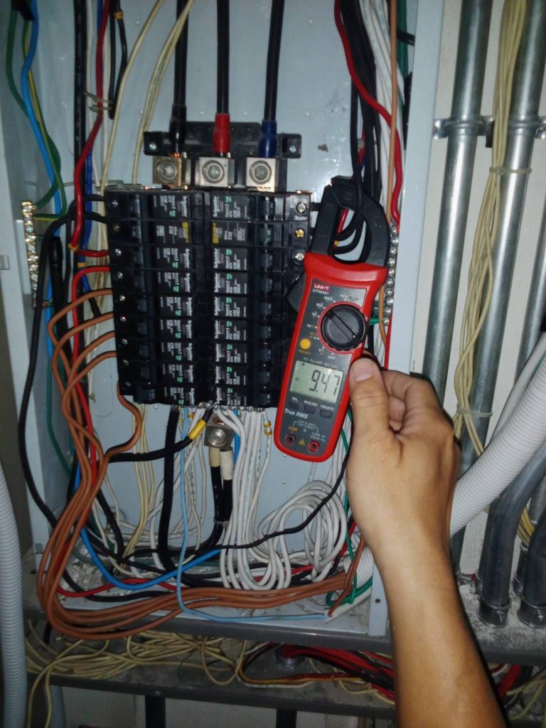 ซ่อมไฟตู้โหลดเซ็นเตอร์