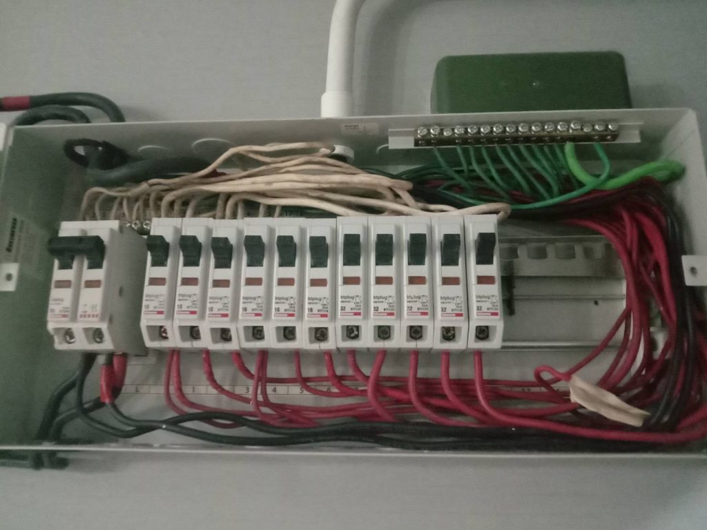 เบรกเกอร์ในตู้คอนซูมเมอร์