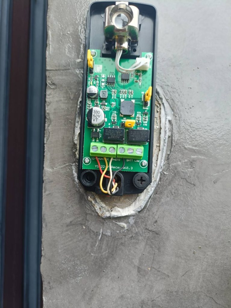 เซ็นเซอร์กันหนีบ