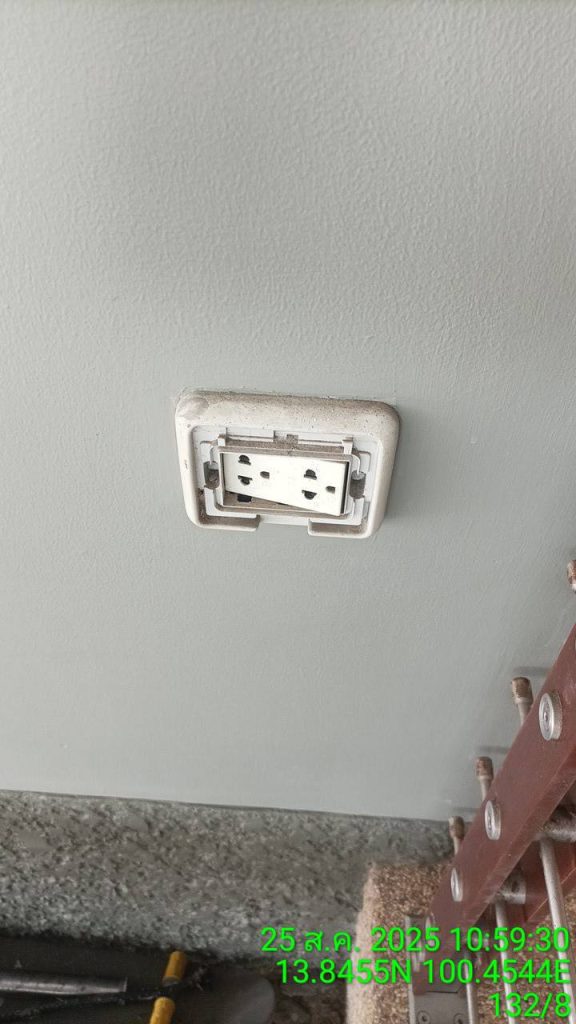 ตรวจเช็กปลั๊กไฟ