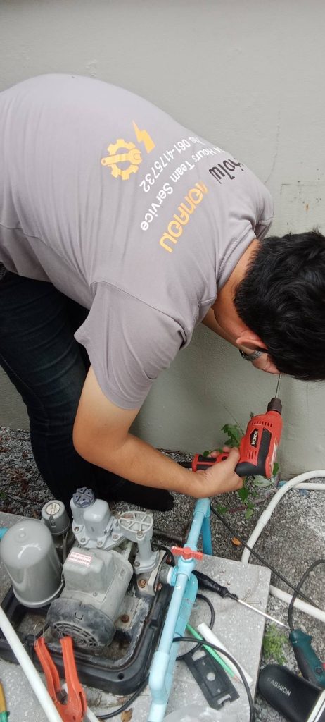 ช่างไฟฟ้าเจาะติดตั้ง