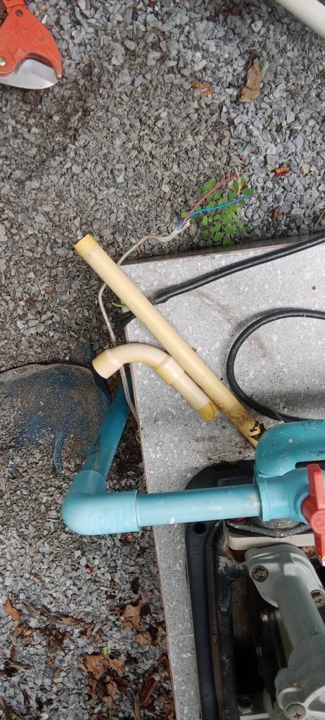 ท่อสายไฟเก่า