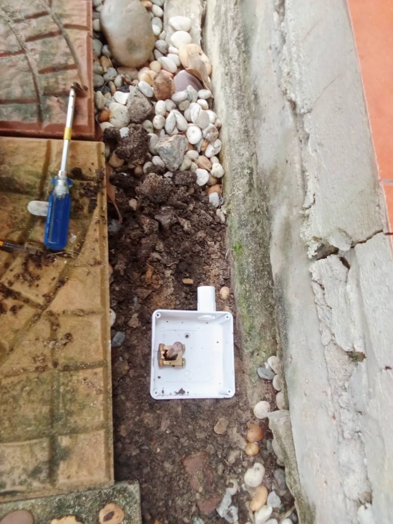 ติดตั้งแท่งกราวด์