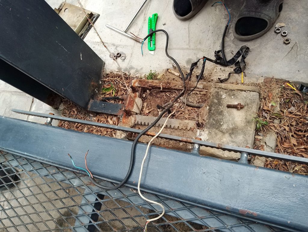 สายไฟเลี้ยงมอเตอร์ประตูรีโมท