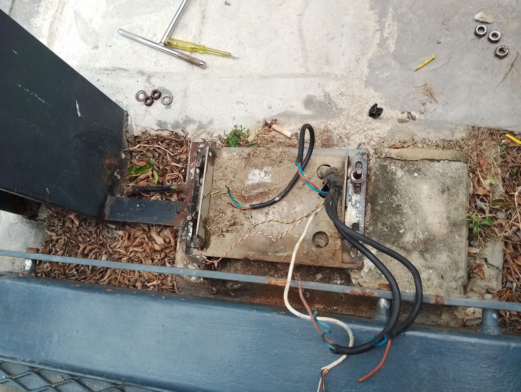 สายไฟเลี้ยงมอเตอร์ประตูรีโมท